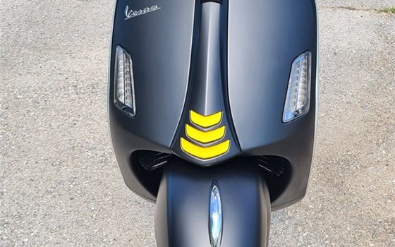 Gebrauchtmotorrad Vespa GTS 300 hpe Super Tech - Bild 2 Gebrauchtmotorrad Vespa GTS 300 hpe Super Tech - Bild 2