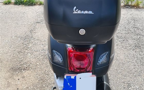 Gebrauchtmotorrad Vespa GTS 300 hpe Super Tech - Bild 5 Gebrauchtmotorrad Vespa GTS 300 hpe Super Tech - Bild 5