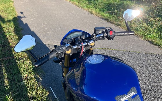 Gebrauchtmotorrad Honda CB 600 F Hornet - Bild 7 Gebrauchtmotorrad Honda CB 600 F Hornet - Bild 7