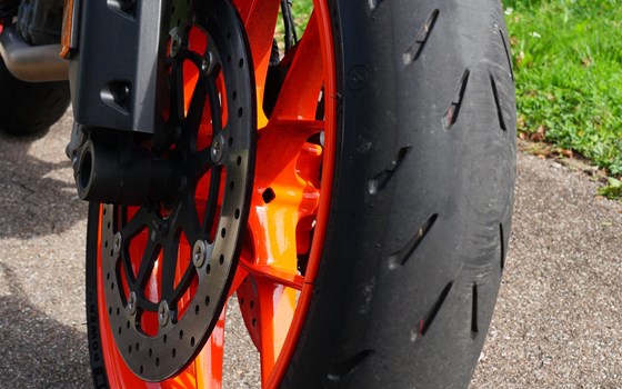 Gebrauchtmotorrad KTM 890 SMT - Bild 10