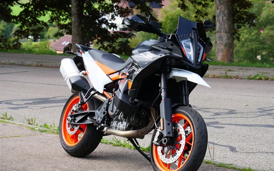 Gebrauchtmotorrad KTM 890 SMT - Bild 2