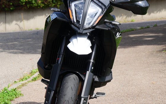 Gebrauchtmotorrad KTM 890 SMT - Bild 4