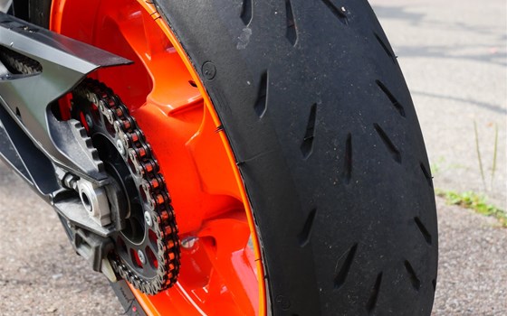 Gebrauchtmotorrad KTM 890 SMT - Bild 9