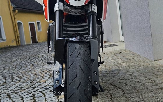 Gebrauchtmotorrad KTM 690 Duke - Bild 4 Gebrauchtmotorrad KTM 690 Duke - Bild 4