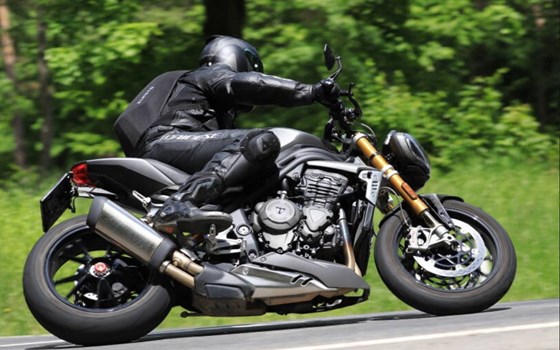 Gebrauchtmotorrad Triumph Speed Triple 1200 RS - Bild 2 Gebrauchtmotorrad Triumph Speed Triple 1200 RS - Bild 2