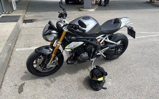 Gebrauchtmotorrad Triumph Speed Triple 1200 RS - Bild 4 Gebrauchtmotorrad Triumph Speed Triple 1200 RS - Bild 4