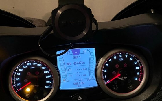 Gebrauchtmotorrad Triumph Trophy SE - Bild 4