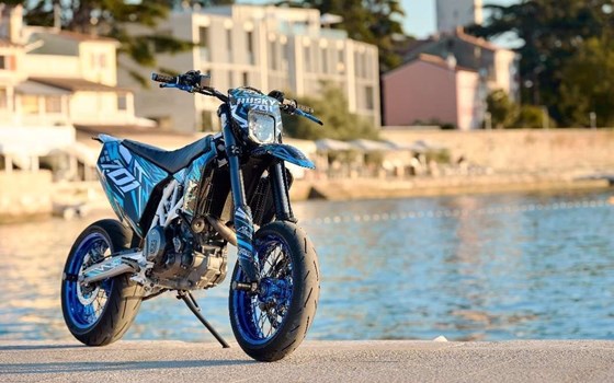Gebrauchtmotorrad Husqvarna 701 Supermoto - Bild 7 Gebrauchtmotorrad Husqvarna 701 Supermoto - Bild 7