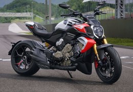 Neumotorrad Ducati Diavel V4