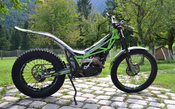 Gebrauchtmotorrad Vertigo Combat Camo - Bild 2 Gebrauchtmotorrad Vertigo Combat Camo - Bild 2