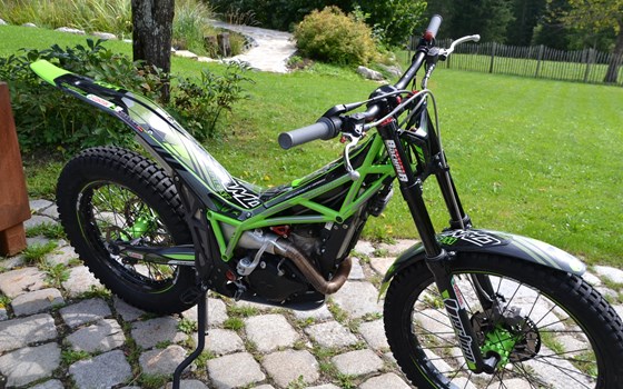 Gebrauchtmotorrad Vertigo Combat Camo - Bild 3 Gebrauchtmotorrad Vertigo Combat Camo - Bild 3