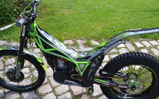Gebrauchtmotorrad Vertigo Combat Camo - Bild 4 Gebrauchtmotorrad Vertigo Combat Camo - Bild 4