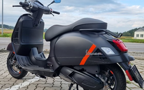Gebrauchtmotorrad Vespa GTS 300 hpe Super Sport - Bild 8 Gebrauchtmotorrad Vespa GTS 300 hpe Super Sport - Bild 8