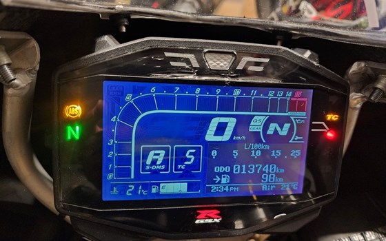 Gebrauchtmotorrad Suzuki GSX-R1000R - Bild 3 Gebrauchtmotorrad Suzuki GSX-R1000R - Bild 3