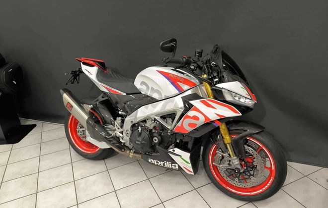 Aprilia Tuono V4 1100 Factory