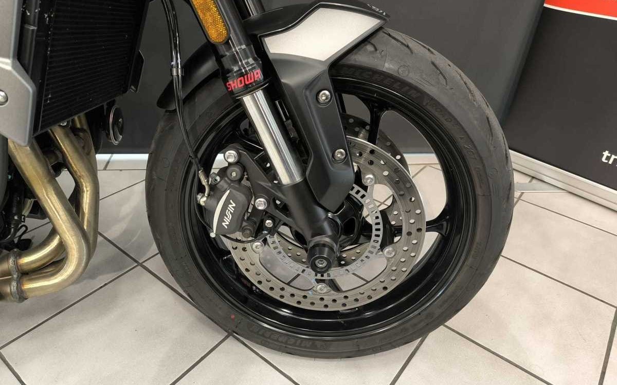 Angebot Triumph Trident 660
