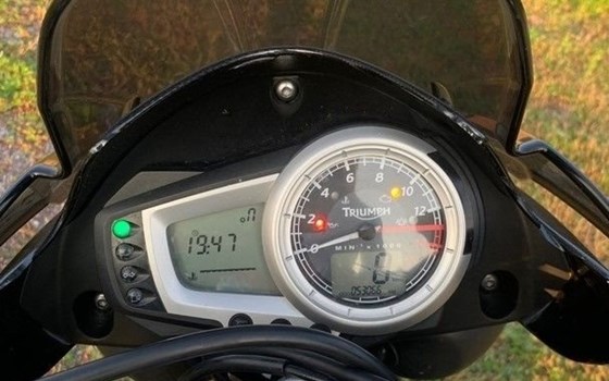 Gebrauchtmotorrad Triumph Street Triple - Bild 6