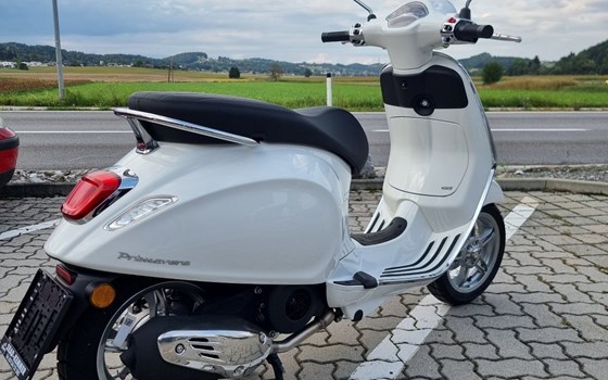 Gebrauchtmotorrad Vespa Primavera 125 i.e. 3V - Bild 2 Gebrauchtmotorrad Vespa Primavera 125 i.e. 3V - Bild 2