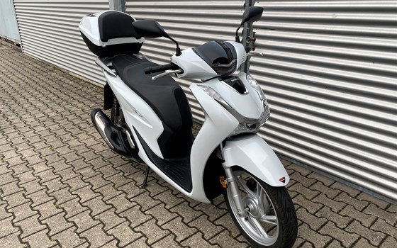 Gebrauchtmotorrad Honda SH125i - Bild 1