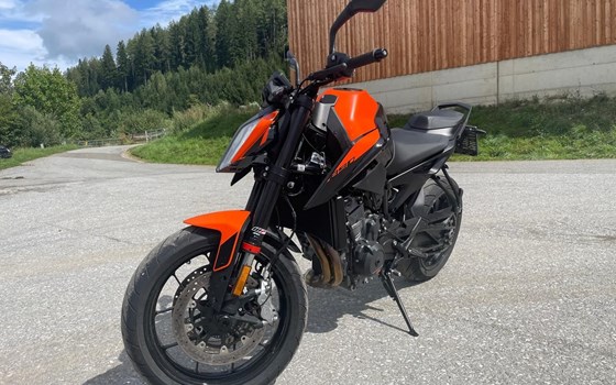 Gebrauchtmotorrad KTM 890 Duke - Bild 1 Gebrauchtmotorrad KTM 890 Duke - Bild 1