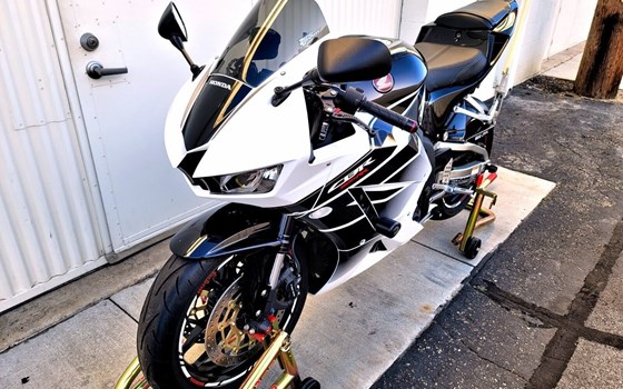 Gebrauchtmotorrad Honda CBR600RR - Bild 4 Gebrauchtmotorrad Honda CBR600RR - Bild 4