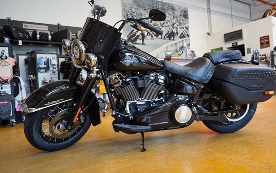 Neufahrzeug Harley-Davidson Softail Heritage Classic 114 FLHCS - Bild 1 Neufahrzeug Harley-Davidson Softail Heritage Classic 114 FLHCS - Bild 1