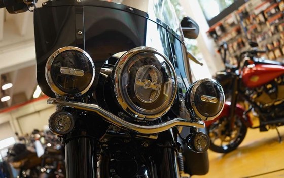 Neufahrzeug Harley-Davidson Softail Heritage Classic 114 FLHCS - Bild 4