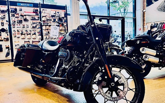 Gebrauchtmotorrad Harley-Davidson Touring Road King Special FLHRXS - Bild 2