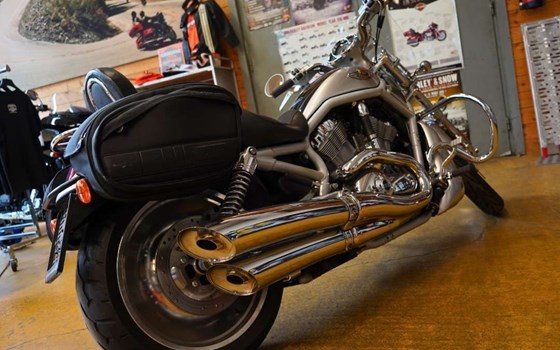 Gebrauchtmotorrad Harley-Davidson V-Rod VRSCB - Bild 2 Gebrauchtmotorrad Harley-Davidson V-Rod VRSCB - Bild 2
