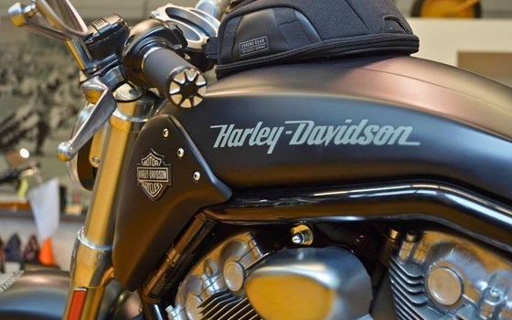 Gebrauchtmotorrad Harley-Davidson V-Rod Muscle VRSCF - Bild 3 Gebrauchtmotorrad Harley-Davidson V-Rod Muscle VRSCF - Bild 3