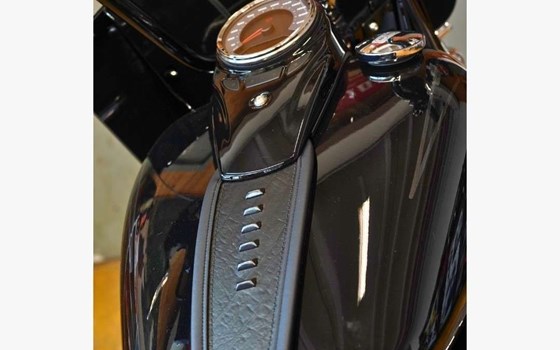 Neufahrzeug Harley-Davidson Softail Heritage Classic FLHC - Bild 8