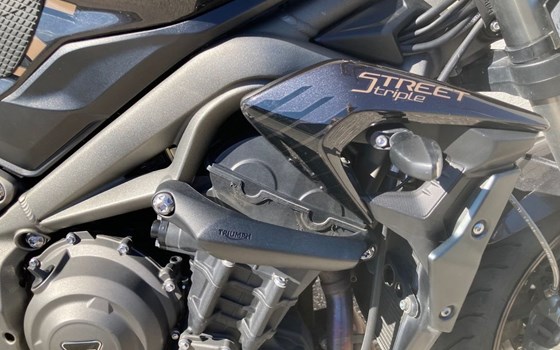 Gebrauchtmotorrad Triumph Street Triple 765 RS - Bild 11 Gebrauchtmotorrad Triumph Street Triple 765 RS - Bild 11