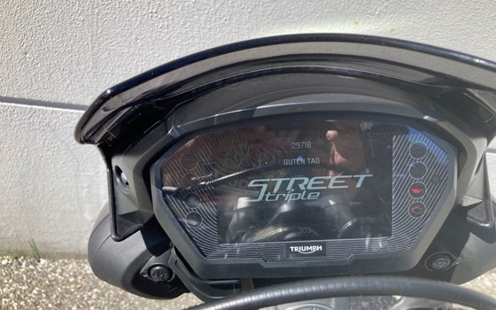 Gebrauchtmotorrad Triumph Street Triple 765 RS - Bild 16 Gebrauchtmotorrad Triumph Street Triple 765 RS - Bild 16