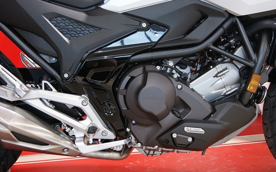 Neufahrzeug Honda NC750X DCT - Bild 5 Neufahrzeug Honda NC750X DCT - Bild 5