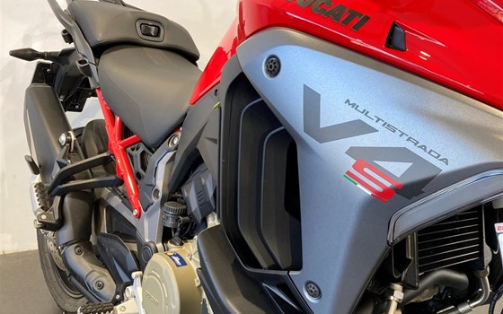 Gebrauchtmotorrad Ducati Multistrada V4 S - Bild 4 Gebrauchtmotorrad Ducati Multistrada V4 S - Bild 4