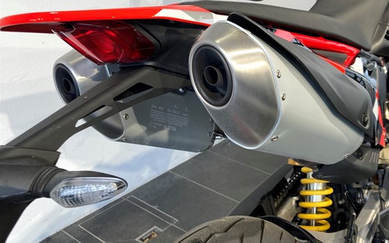 Gebrauchtmotorrad Ducati Hypermotard 698 Mono RVE - Bild 7 Gebrauchtmotorrad Ducati Hypermotard 698 Mono RVE - Bild 7