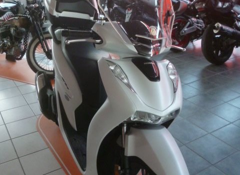 Gebrauchtmotorrad Honda SH150i - Bild 1