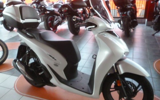 Gebrauchtmotorrad Honda SH150i - Bild 2