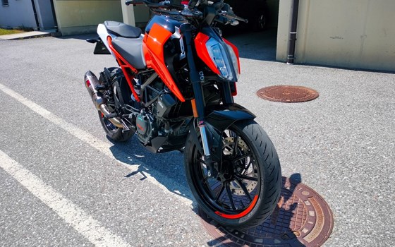 Gebrauchtmotorrad KTM 125 Duke - Bild 2 Gebrauchtmotorrad KTM 125 Duke - Bild 2