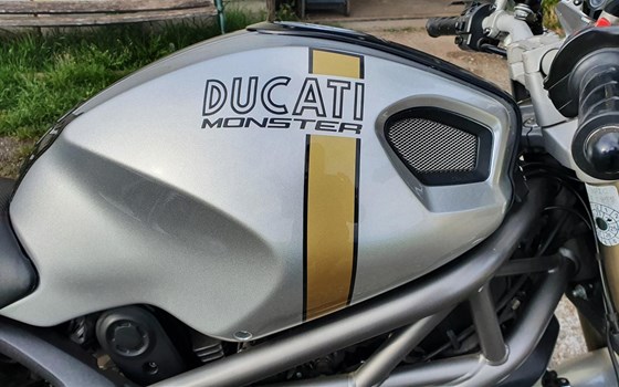Gebrauchtmotorrad Ducati Monster 1100 Evo - Bild 4 Gebrauchtmotorrad Ducati Monster 1100 Evo - Bild 4