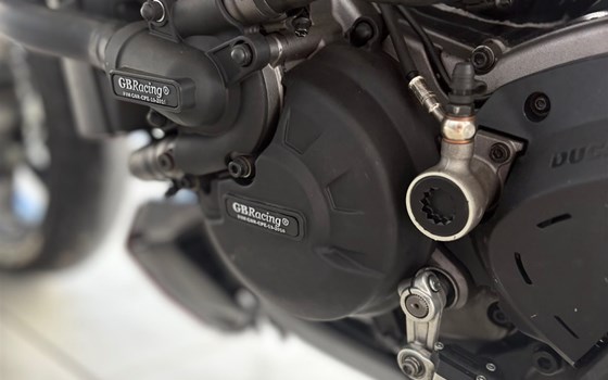 Gebrauchtmotorrad Ducati Monster 1200 S - Bild 11 Gebrauchtmotorrad Ducati Monster 1200 S - Bild 11