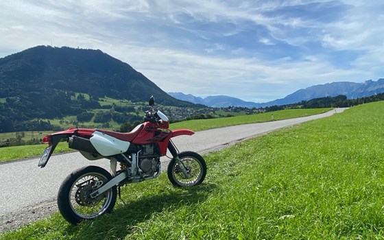 Gebrauchtmotorrad Honda XR 600 R - Bild 1 Gebrauchtmotorrad Honda XR 600 R - Bild 1