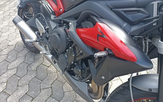 Gebrauchtmotorrad Triumph Street Triple R - Bild 6