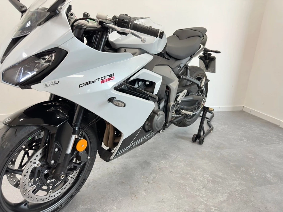 Angebot Triumph Daytona 660 Bild 4: Angebot Triumph Daytona 660
