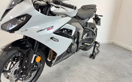 Gebrauchtmotorrad Triumph Daytona 660 - Bild 4