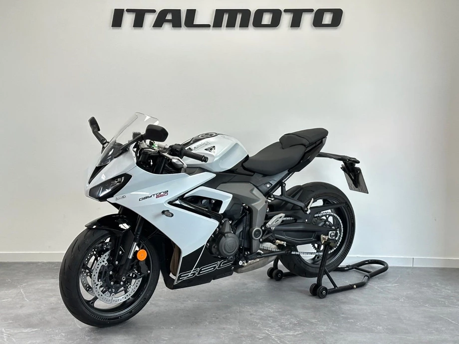 Angebot Triumph Daytona 660 Bild 5: Angebot Triumph Daytona 660