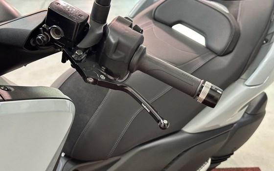 Gebrauchtmotorrad Yamaha XMAX 300 Tech MAX+ - Bild 13