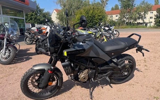 Neufahrzeug Husqvarna Svartpilen 125 - Bild 8