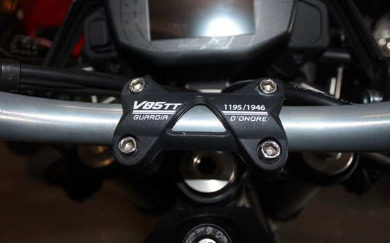 Gebrauchtmotorrad Moto Guzzi V85 TT Guardia d'Onore - Bild 3