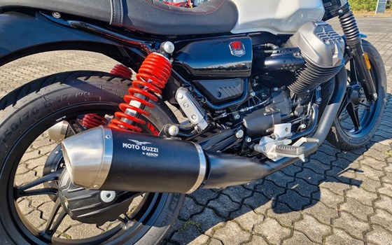 Gebrauchtmotorrad Moto Guzzi V7 Stone Ten - Bild 3
